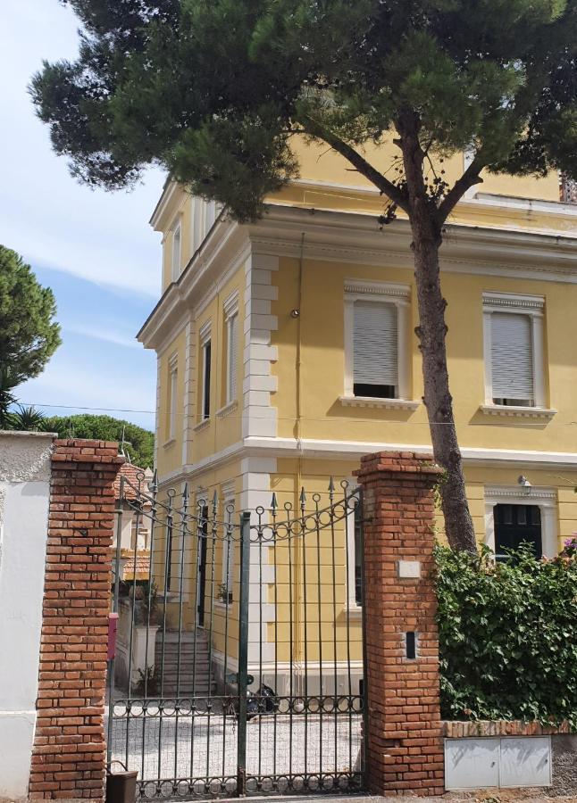 Suite La Marinella Localita Caccia Riserva Санта Маринела Екстериор снимка
